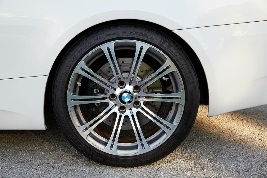 Колеса BMW M3 Coupe (E92) 2008 года  (фото 37 из 83)